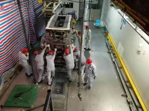 設(shè)備運行的維護人 光電產(chǎn)業(yè)集團旭飛公司熔配成型部維修系團隊